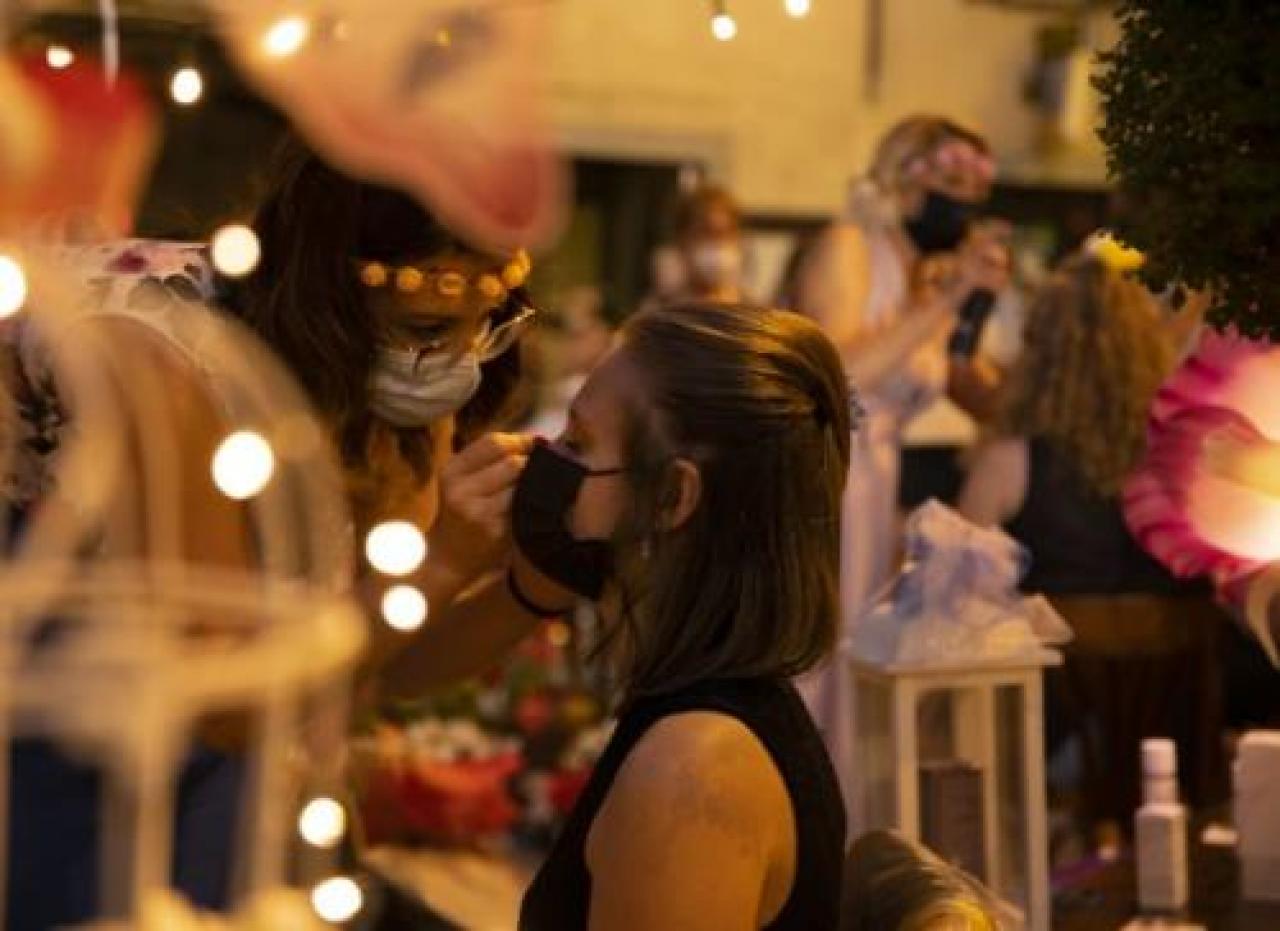 Dal circo alle fate Un evento di successo Barge riparte dagli aperitivi