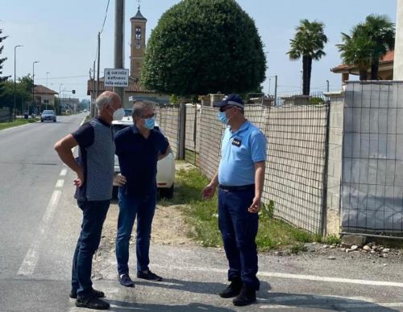 DIBATTITO Sopralluogo di sindaco e polizia municipale. Le minoranze incalzano Troppi incidenti a Bosco Il Comune cerca soluzioni
