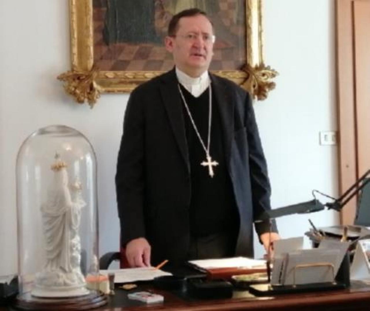 Il vescovo: grazie al personale sanitario