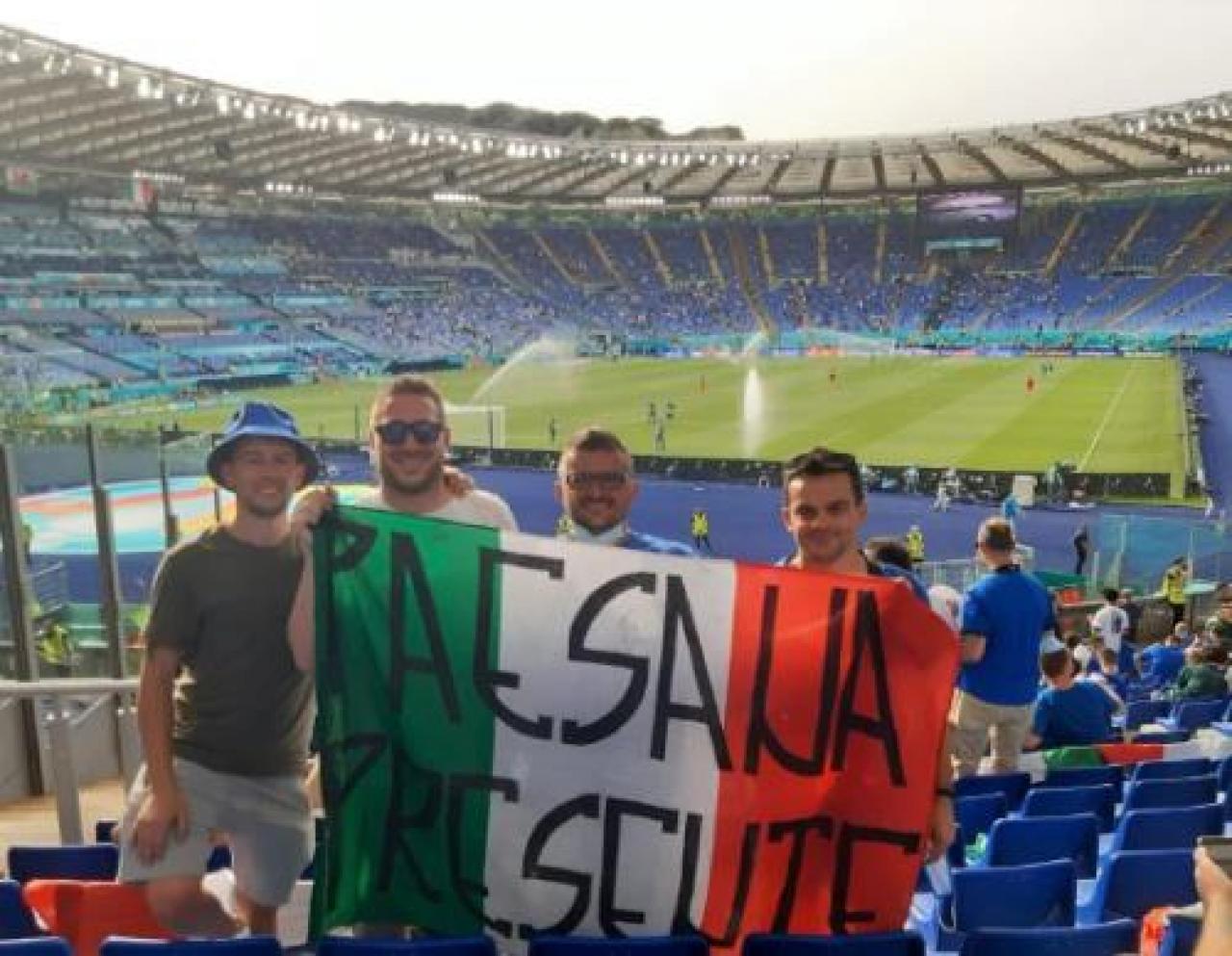 Tifo azzurro dalla val po
