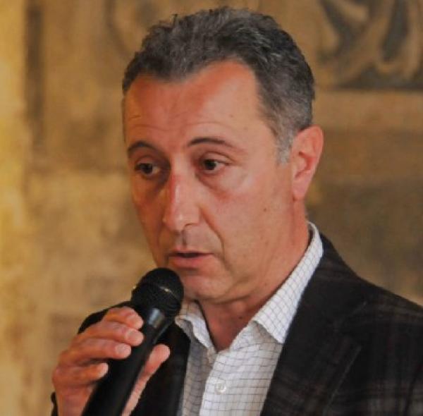 Candidato sindaco, palla al “centro”