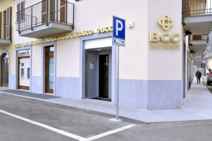 Furto alla Banca di Credito Cooperativo di Cherasco a Cavour