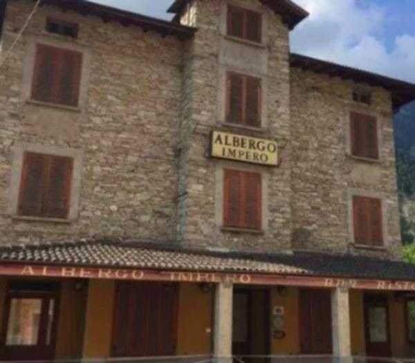Prazzo: il Comune compra l’hotel Impero