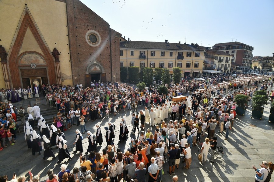 Corteo madre elvira