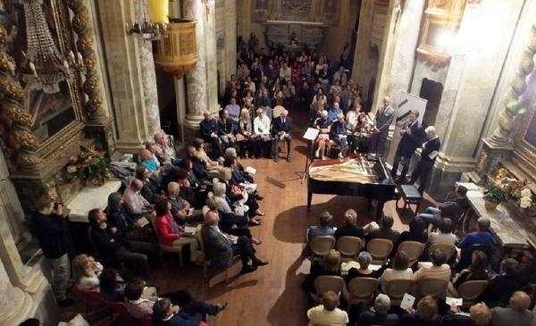 La Croce Nera apre alle visite guidate con i volontari