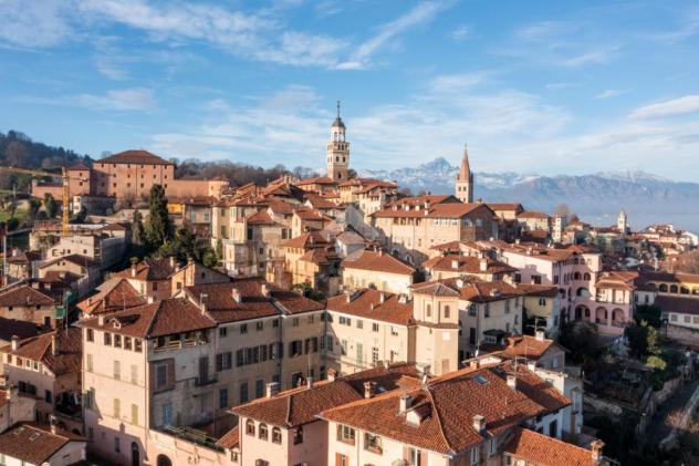 Chiusura in via Valoria per Agosto