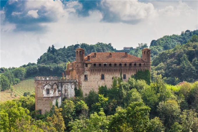 Novità alla Villa, la festa ora conquista il castello di Verzuolo