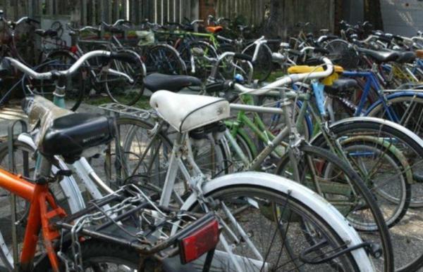 A Moretta va di moda “smarrire” le biciclette