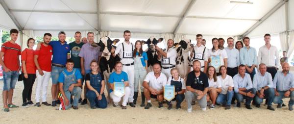 Le regine da latte in passerella al Foro boario