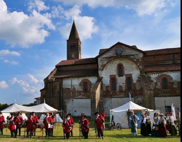 Tuffo nel passato per l’abbazia di Staffarda con la rievocazione