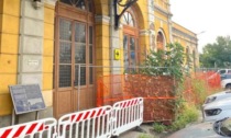 Stazione abbandonata e pericolosa Calderoni: «La pazienza è finita»