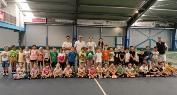 Le classi seconde della Pivano scoprono la bellezza del tennis