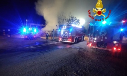 Incendio a Cervignasco in un'azienda di compost