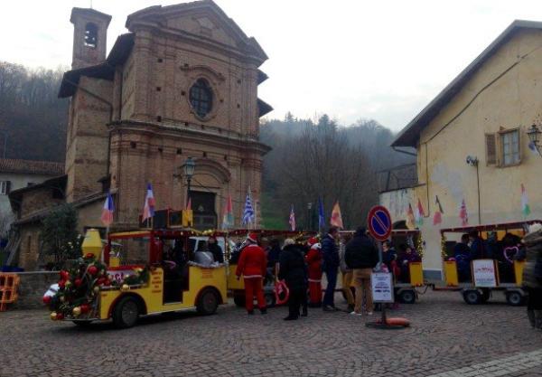 Idee regalo e spettacoli al borgo antico della Villa