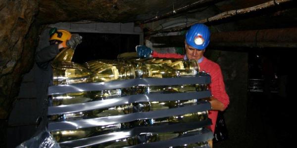 Il prodigio dello spumante Eli che crea le sue bollicine in miniera