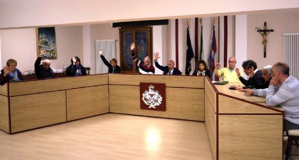 Dovetta non designa eredi e cerca un Comune dove candidarsi