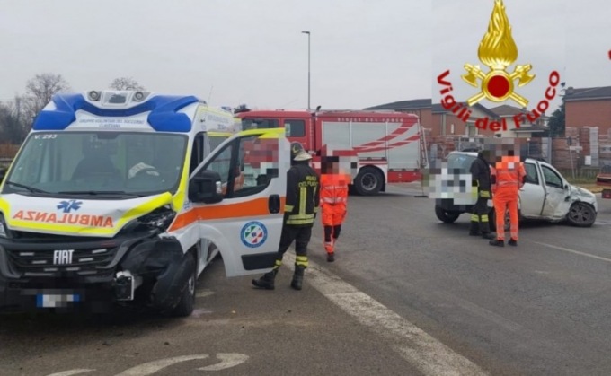 Ambulanza coinvolta in un incidente a Villafalletto