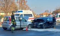 Frontale in via Cave a Bagnolo: molto spavento tra i passeggeri