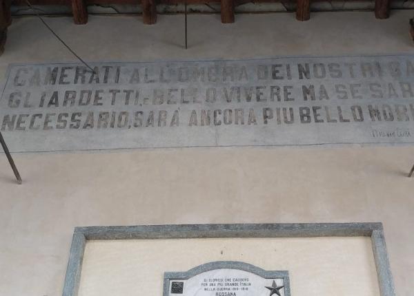 Rossana, ricompare la scritta fascista