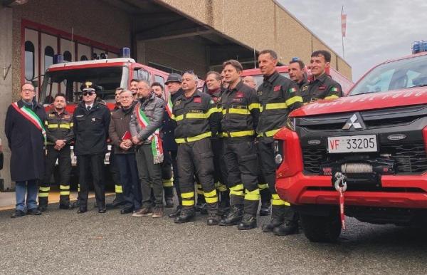 Nuovi mezzi per i pompieri. La Befana del vigile a Barge