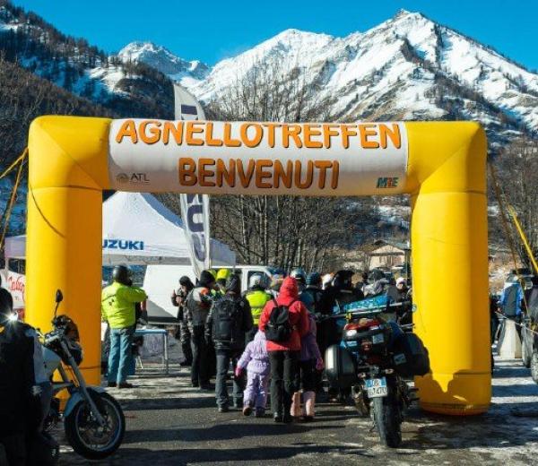 La rider proveniente da più lontano premiata dalla presidente Zonta