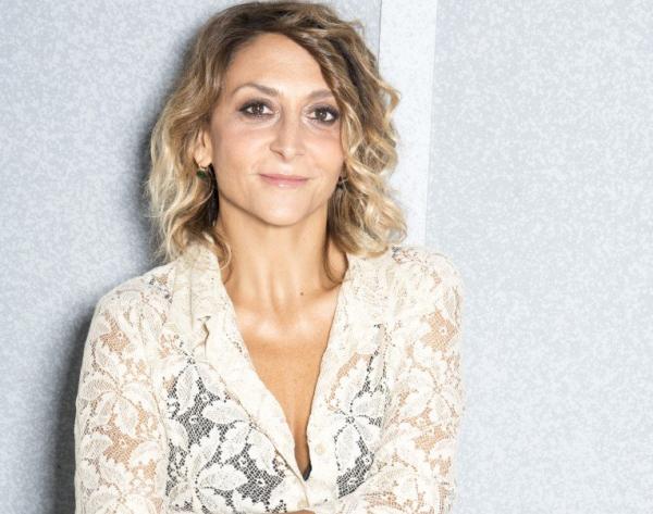 Paola Minaccioni veste i panni dell’antieroina sul palco del Magda