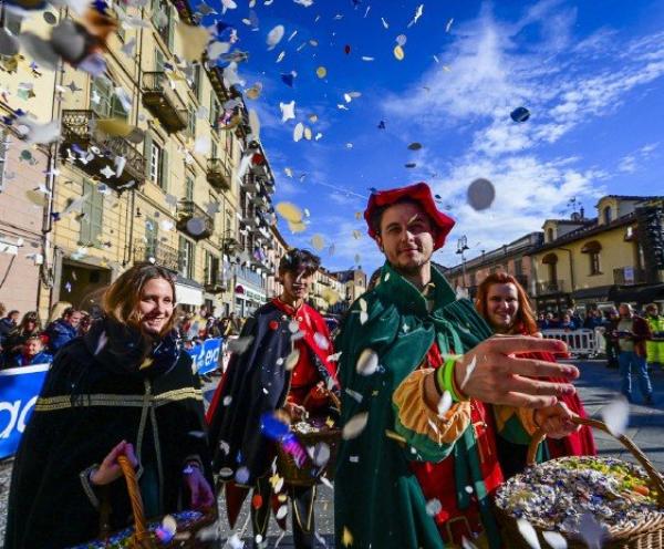 Il carro di Luserna e Cavour trionfa a Saluzzo e Rivoli Carnevale delle 2 Province
