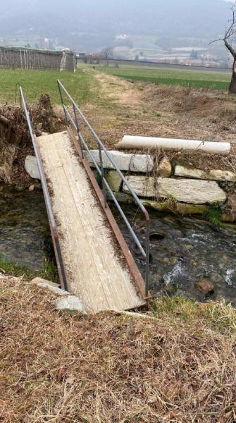 Danneggiata la passerella di Ceretto