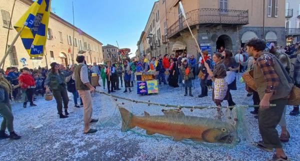 Domenica in scena la sfilata dei carri di Villafranca