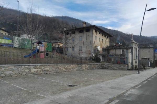 Nuovi parcheggi all’ex canonica