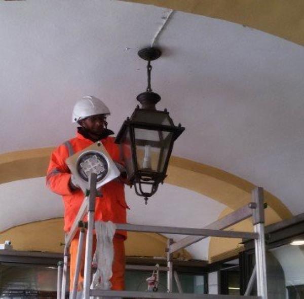 Luce, bollette dimezzate a Saluzzo