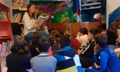 Cavour “legge” con i bambini Così si diventa piccoli lettori