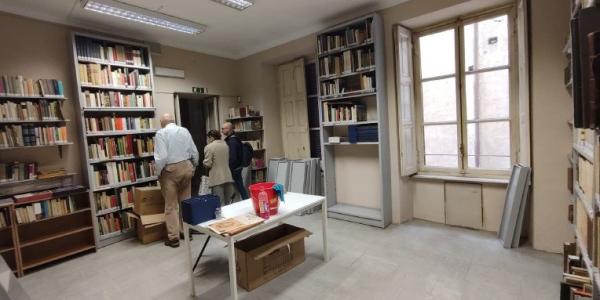 L’ex biblioteca in via Volta ospiterà il “Fondo Basso”
