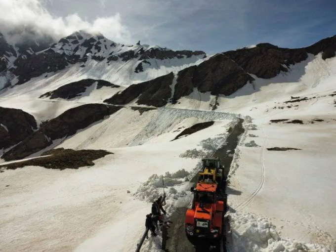 Il Colle dell’Agnello riaprirà a metà Giugno