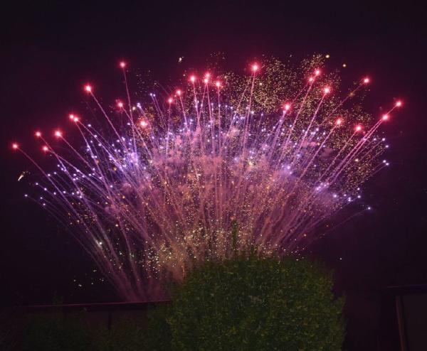 Cena tra amici per chiudere Occhi all’insù per i fuochi