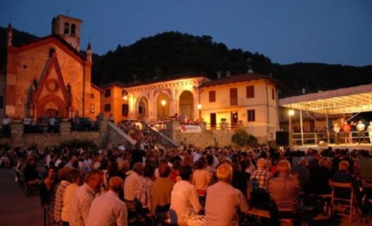 Sabato grigliata in piazza Domenica Tre Lilu show a Rossana