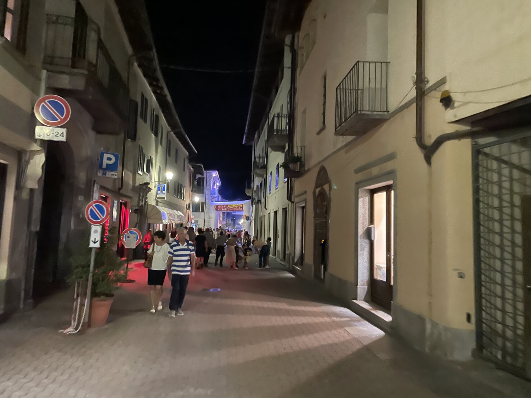 cavour notte in rosso