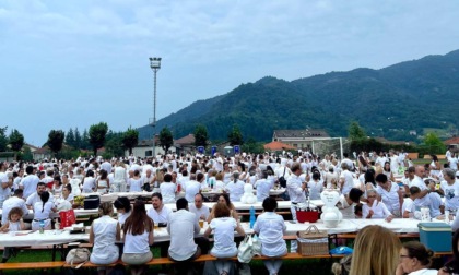 Un San Giovanni da record con 1800 persone alla cena in bianco