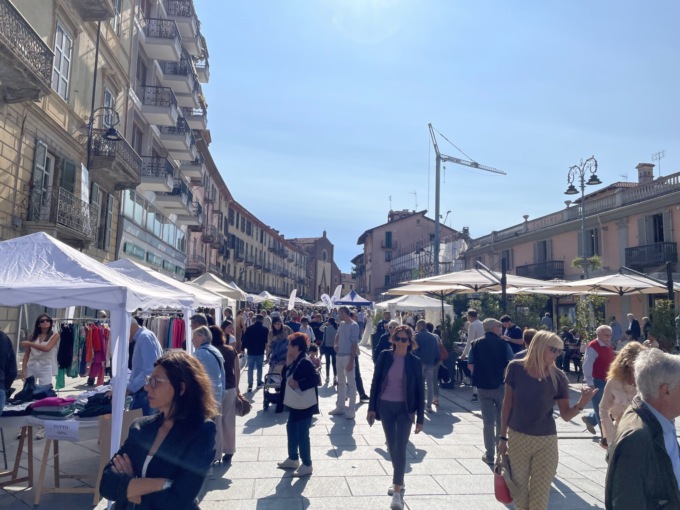Una domenica a tutto shopping e sport con Negozi in strada