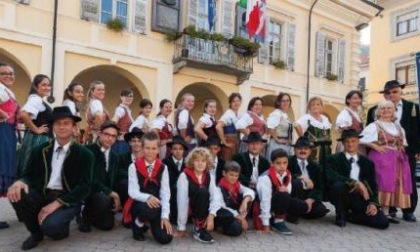 Danzatori di Bram in festa Da 35 anni balli e folklore