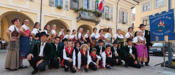 Danzatori di Bram in festa Da 35 anni balli e folklore