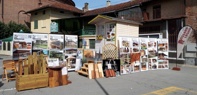 Legno locale in vetrina a Rossana