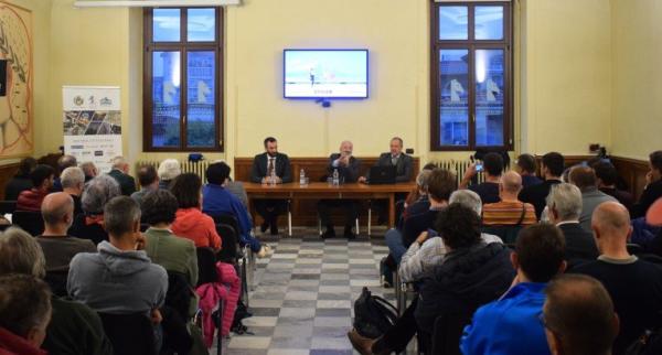 Affollato incontro nel salone degli specchi della Musso
