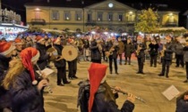 Aria di Natale, colorati mercatini fioriscono in città e a Castellar