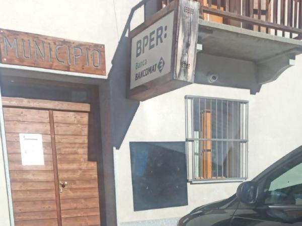 Il blitz di Bper a Pontechianale sportello Bancomat smantellato