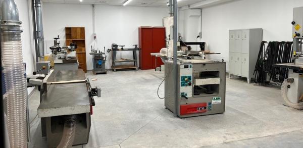 Lavorazione del legno nella nuova sede di Cuneo