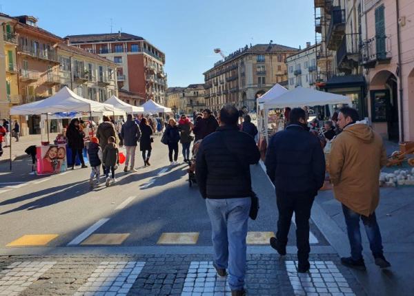 Negozi in strada in “black” shopping in oltre 60 negozi