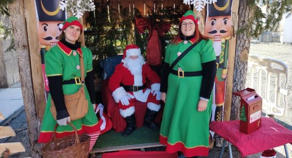 A Paesana Babbo Natale e le elfe accolgono i bimbi
