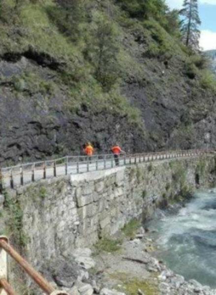 Ponti sotto i ferri Circolazione a singhiozzo