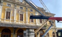 Stazione ferroviaria “ingabbiata” e lavori al sottopasso